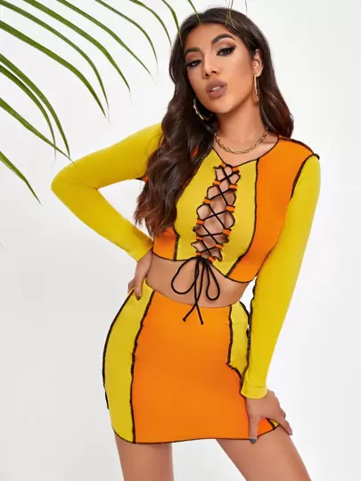 SHEIN SXY 拼接車縫繫帶拼色T恤和半身裙套裝