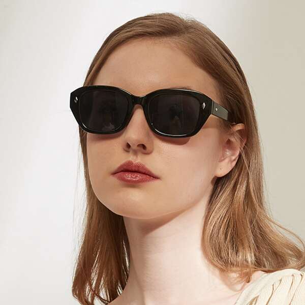 

Rivet Decor Acrylic Frame Sunglasses