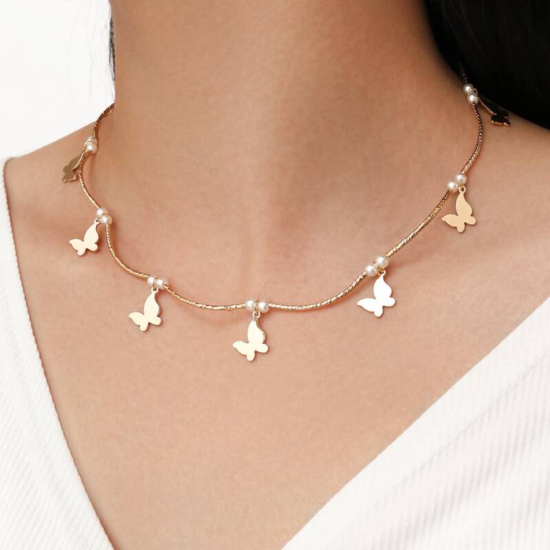 

Faux Pearl Decor Butterfly Charm Necklace, Gold