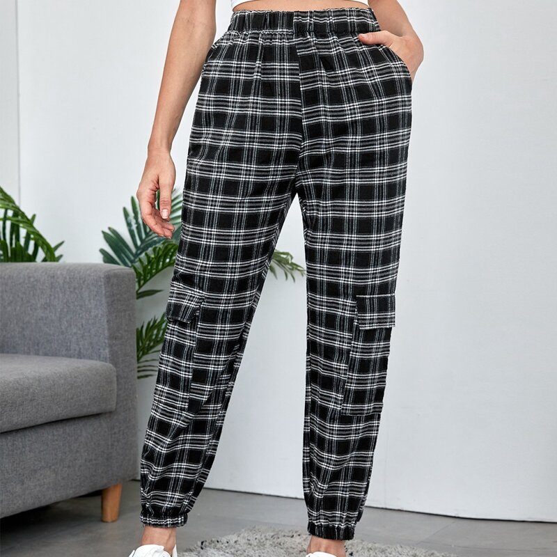 

Plaid Flap Pockets Cargo Pants, Black and white