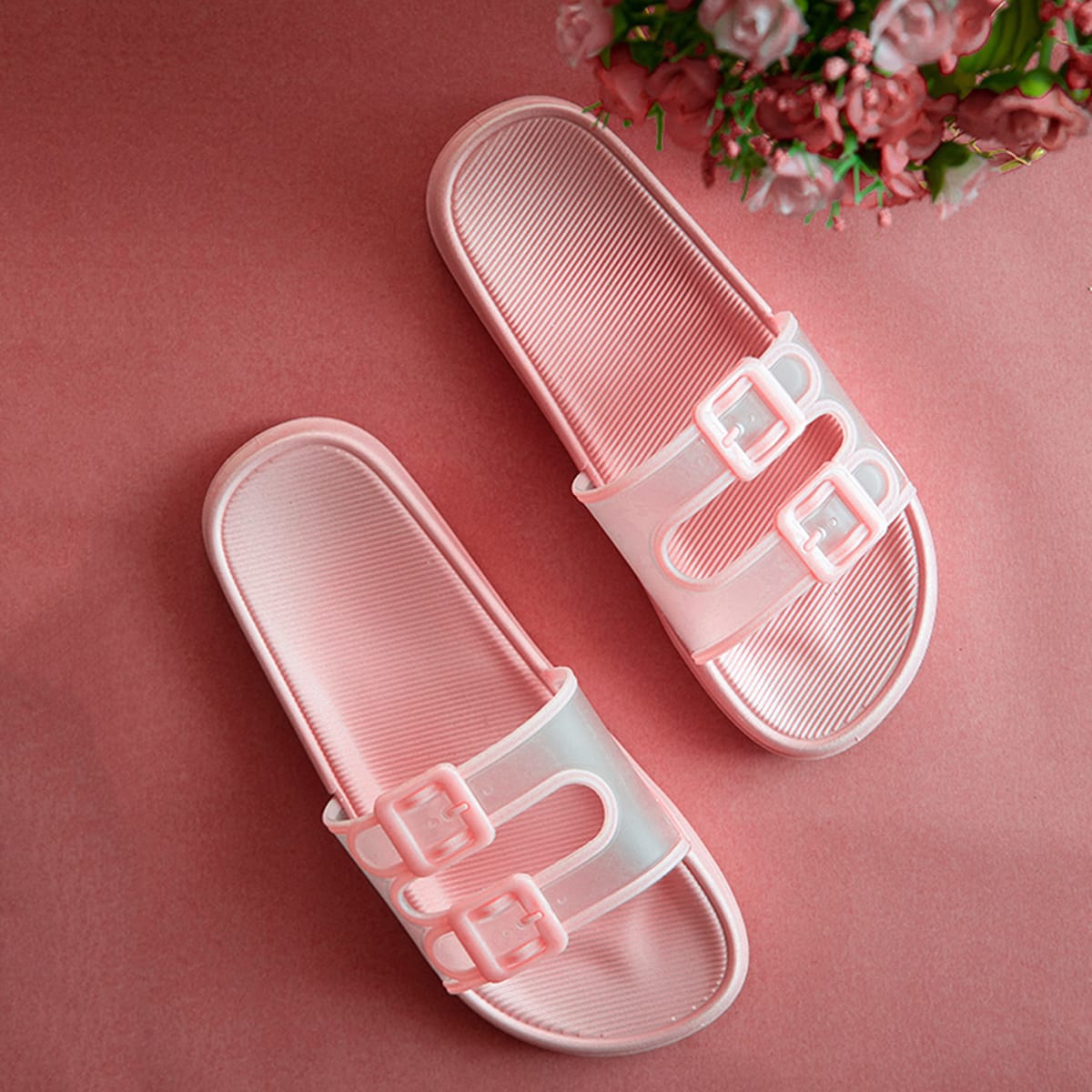 с разрезом Одноцветный Институтский Тапочки и вьетнамки