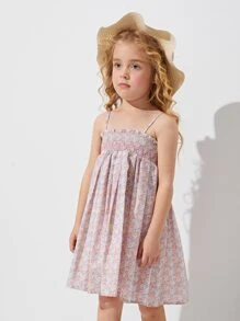 SHEIN 小女童打褶上身小碎花吊帶連衣裙 - 彩色 - 查看 3