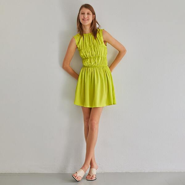 

Ruched Solid Dress, Lime green