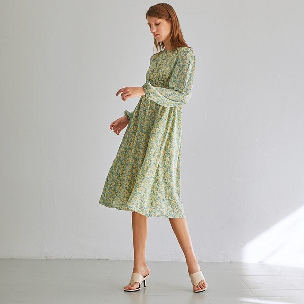 

Lantern Sleeve Ditsy Floral Dress, Multicolor