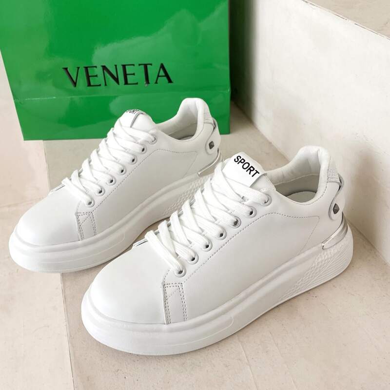 

Solid Lace-up Front Skate Shoes, White
