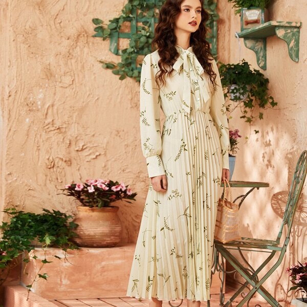 

Plants Print Tie Neck Pleated Dress Without Belted, Apricot