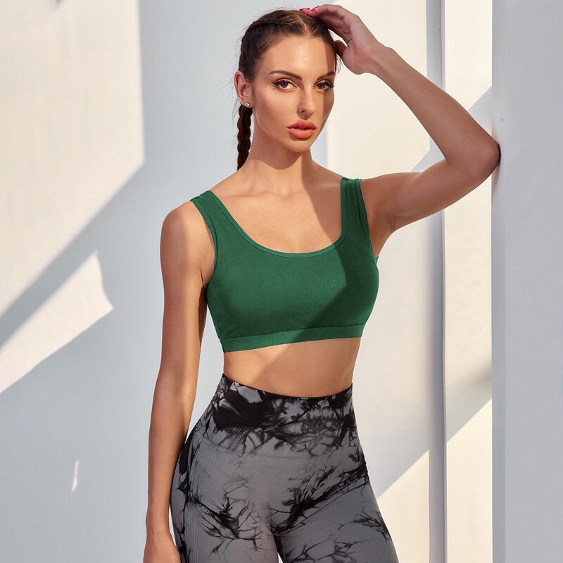 

Medium Support Scoop Neck Sports Bra, Green