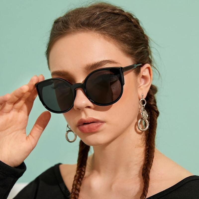 

Round Frame Sunglasses