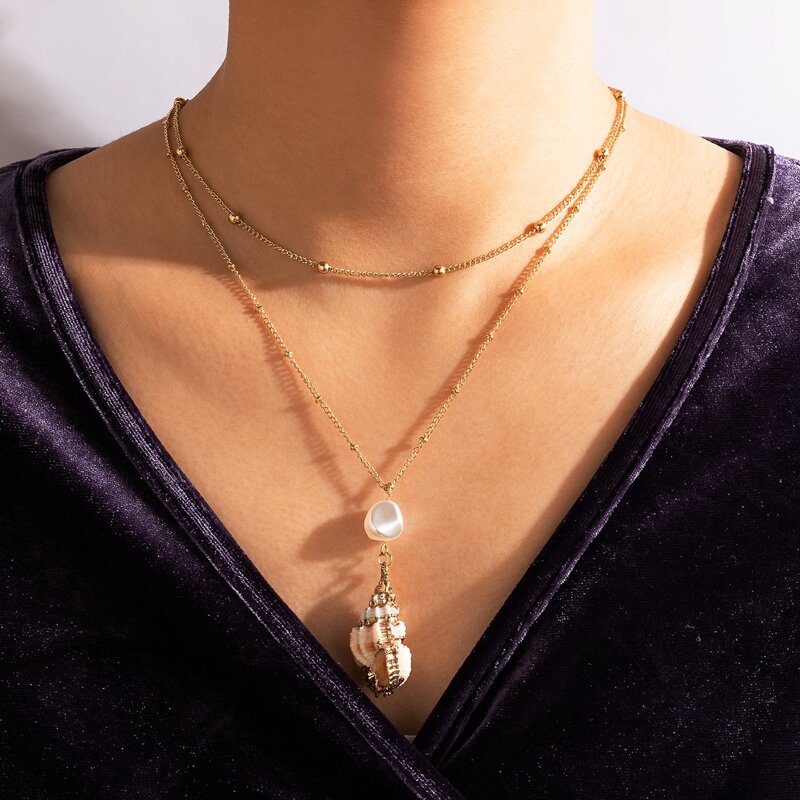 

Shell Pendant Necklace, Gold
