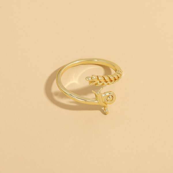 

Snail Design Ring, Gold
