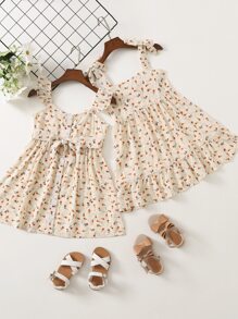 SHEIN Toddler Girls 1pc Ditsy Floral Ruffle Hem Bow Cami Dress - Apricot - View 2