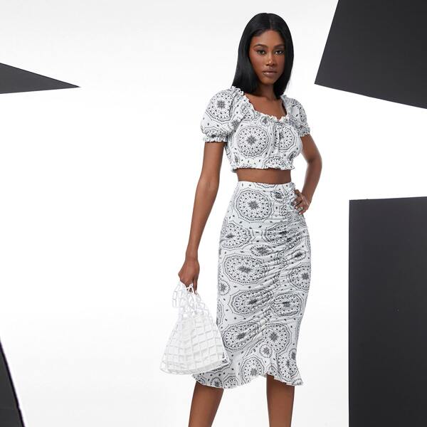 

Frill Trim Graphic Print Top & Ruched Skirt Set, Black and white