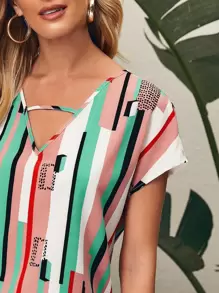 SHEIN LUNE 鏤空v領幾何和條紋圖案上衣 - 彩色 - 查看 5