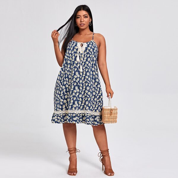 

Plus All Over Floral Print Ruffle Hem Cami Dress, Multicolor