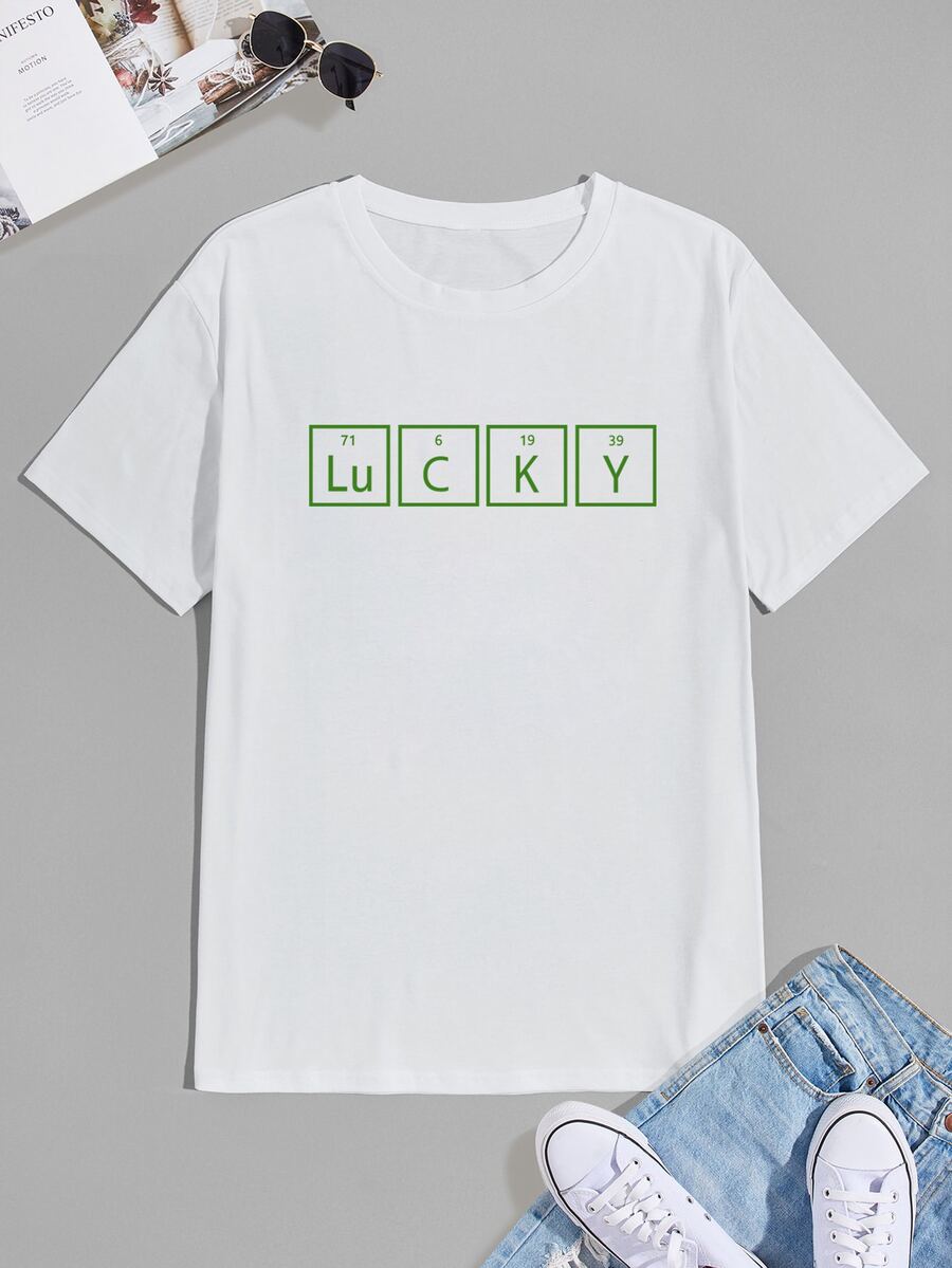 Manfinity تي شيرت منخفض الكتف بجرافيك عبارة للرجال