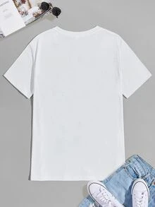 Manfinity تي شيرت منخفض الكتف بجرافيك عبارة للرجال