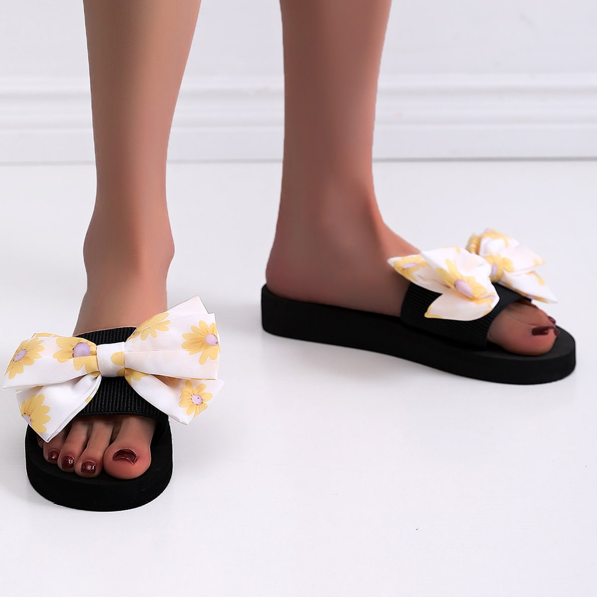 с бантом Со цветочками Модный Тапочки и вьетнамки
