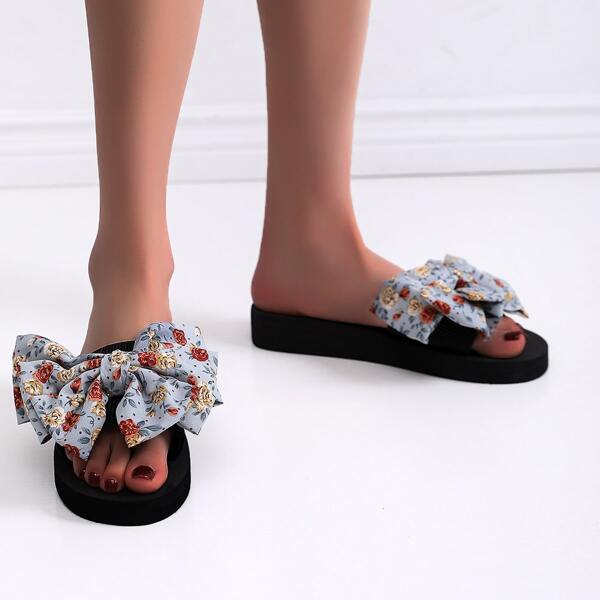 

Floral Graphic Bow Decor Slides, Baby blue