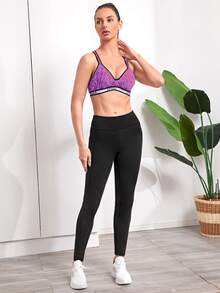 Medium Support Letter Graphic Contrast Binding Sports Bra - Purple - View 3