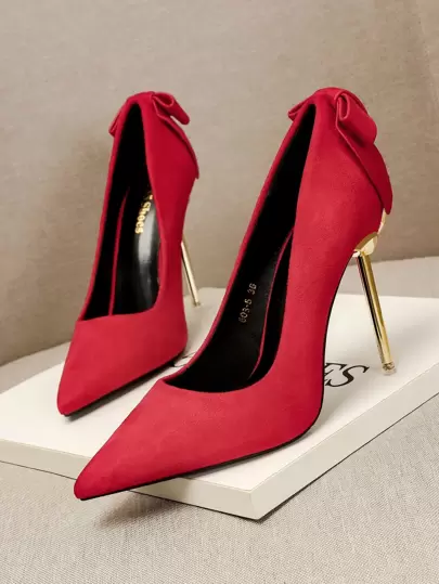 Tacones de corte de ante de punta - ¡Es temporada de bodas!