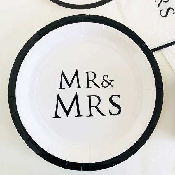 

8pcs Letter Graphic Wedding Disposable Plate, Black and white