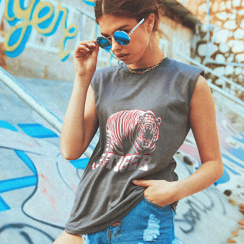 

Letter & Tiger Print Tank Top, Grey