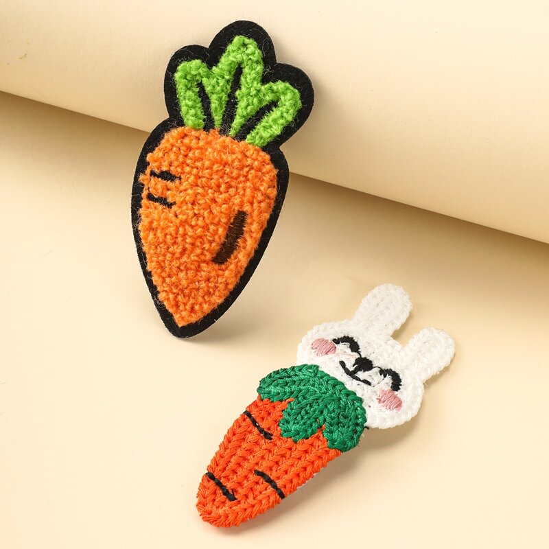 

2pcs Carrot Hair Clip, Multicolor