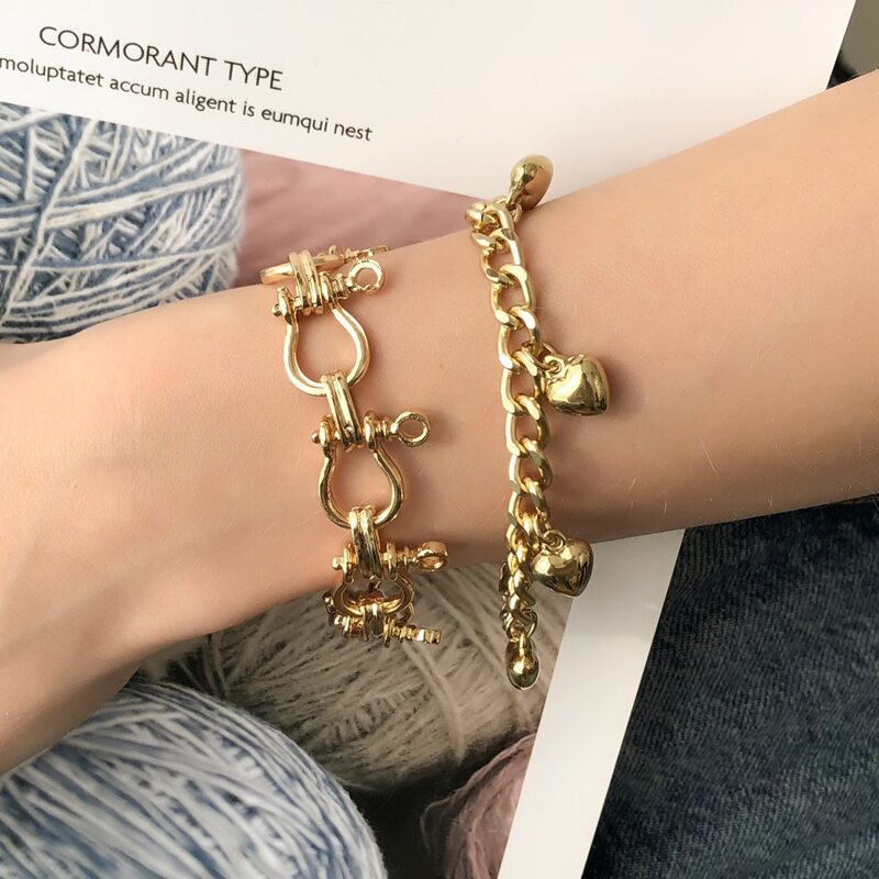 

2pcs Heart Charm Link Bracelet, Gold