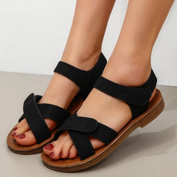 

Criss Cross Flat Sport Sandals, Black