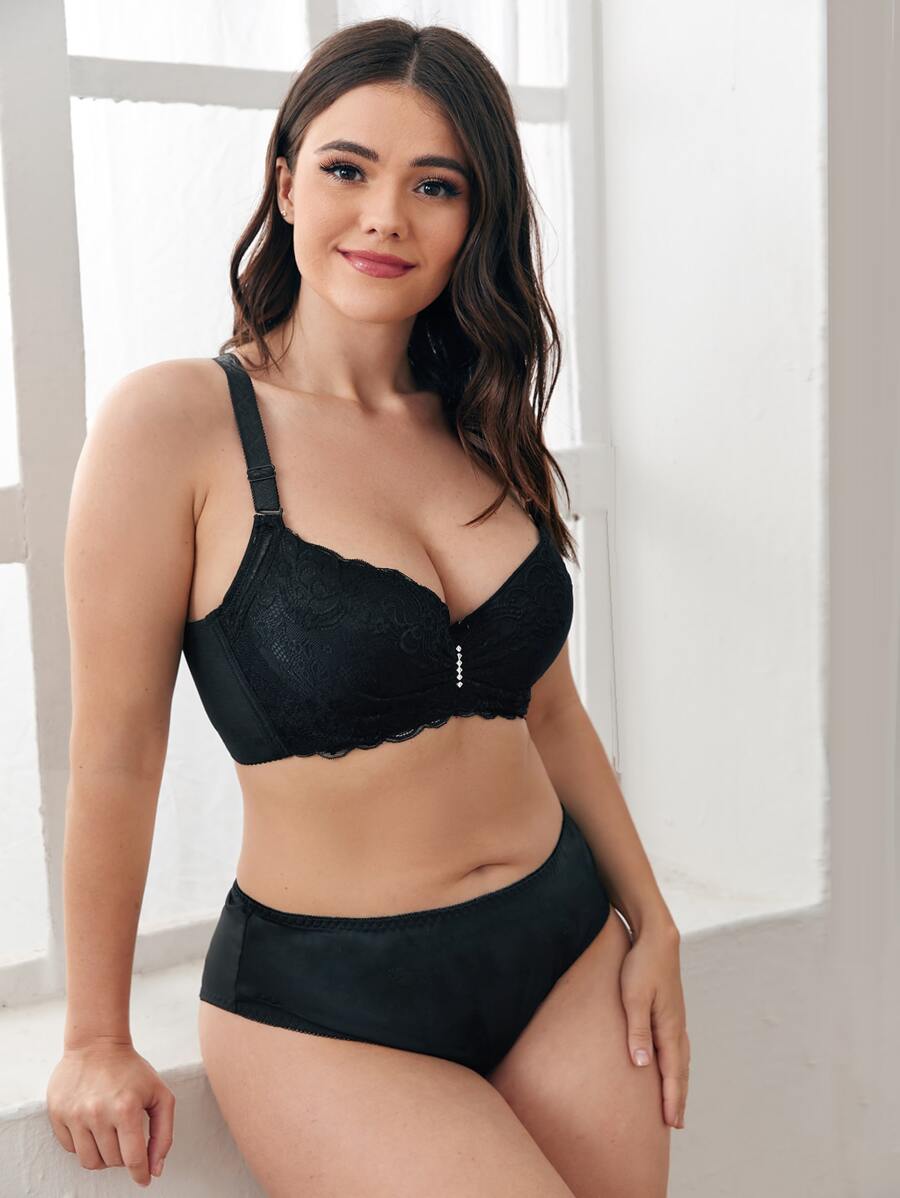 Plus Floral Lace Underwire Bra - Black - View 1