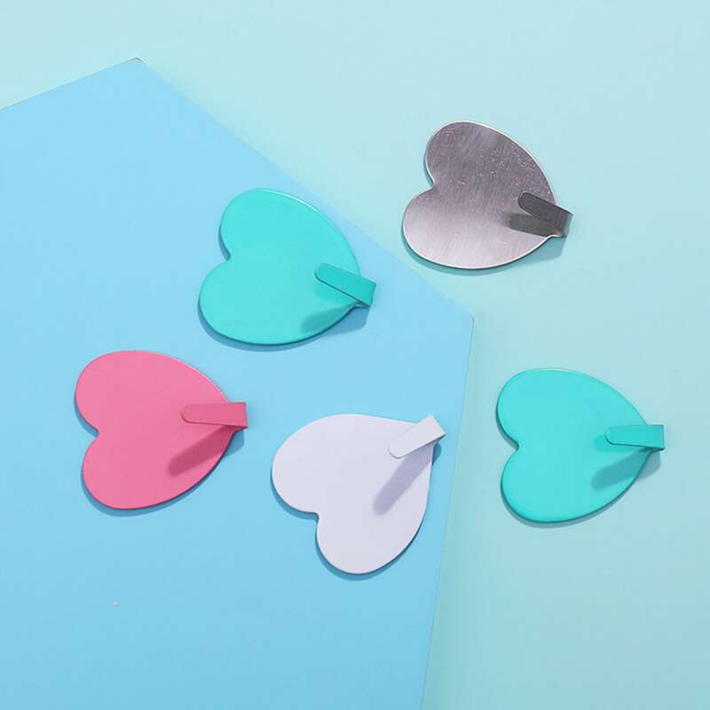 

2pcs Random Heart Shaped Wall Hook, Multicolor