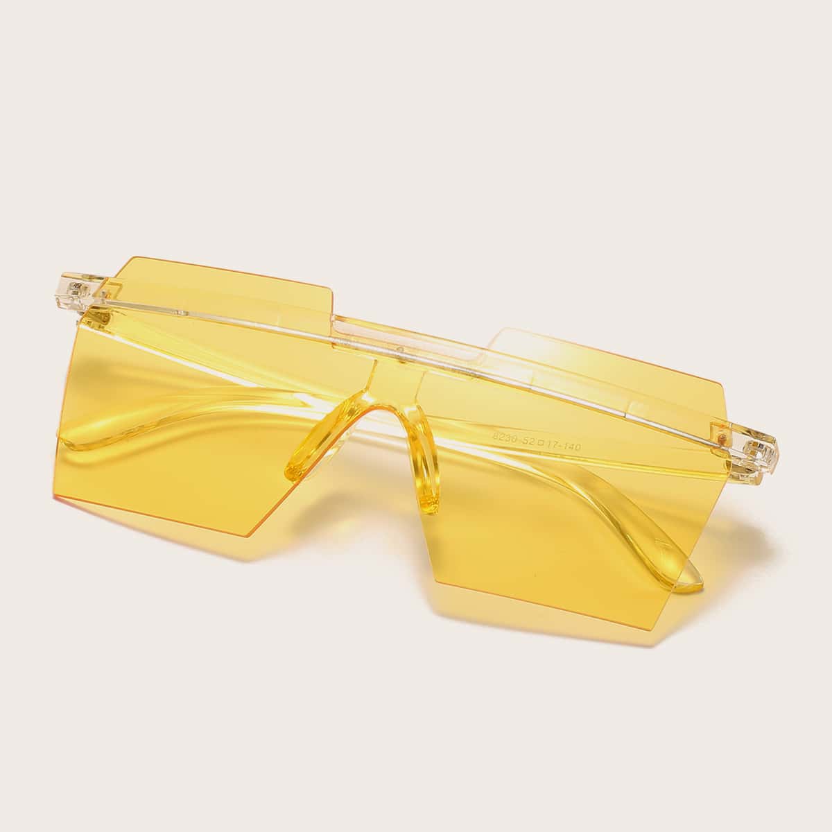 

Oversized Frame Sunglasses