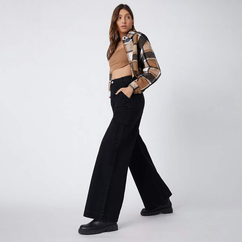 

90s Vintage High-Waist Flap Pocket Whip Stitch Cargo Jeans, Black