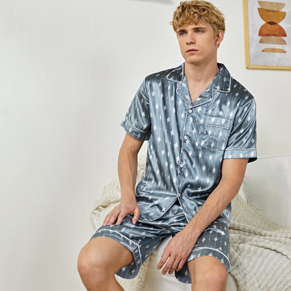 

Men Satin All Over Print Lapel Collar Button Front PJ Set, Grey