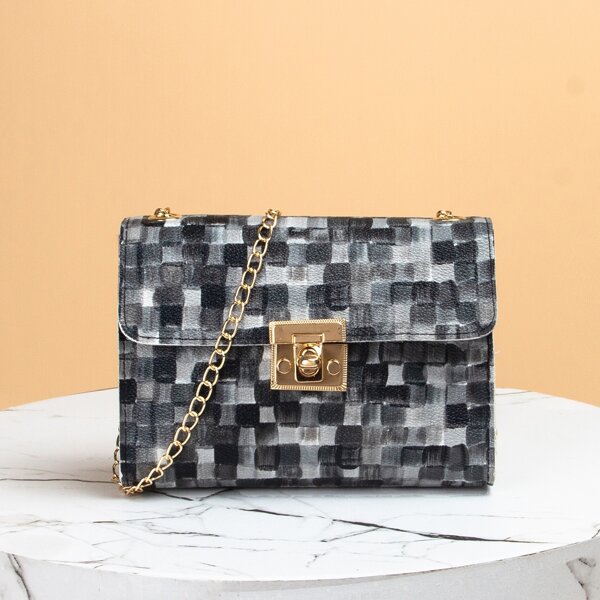 

Colorful Turn-Lock Chain Bag, Black
