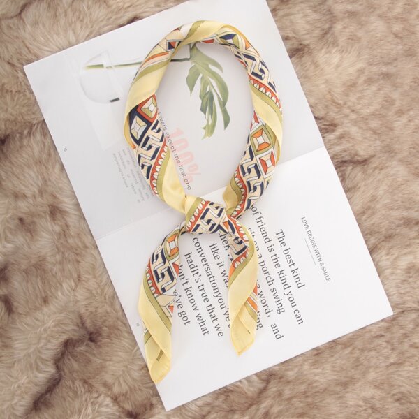 

Geometric Pattern Bandana, Multicolor