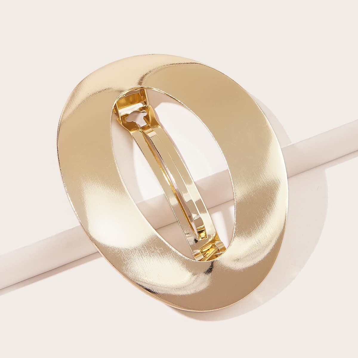 

Metal Oval Hair Clip, Gold