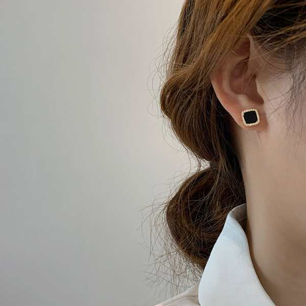 

Square Design Stud Earrings, Black