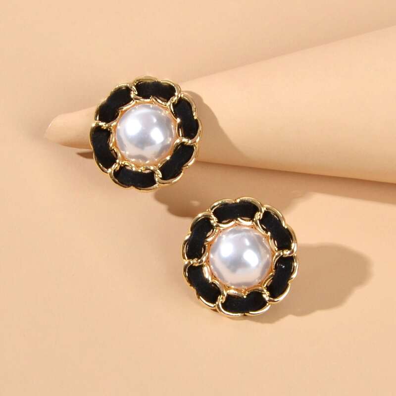 

Faux Pearl Decor Round Design Stud Earrings, Multicolor