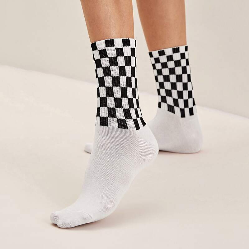 

1pair Checkered Crew Socks, Black and white