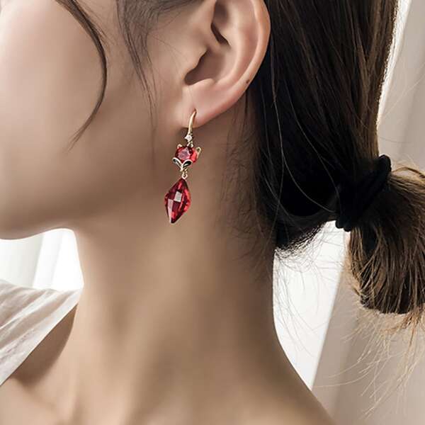 

Gemstone Decor Fox Design Drop Earrings, Red