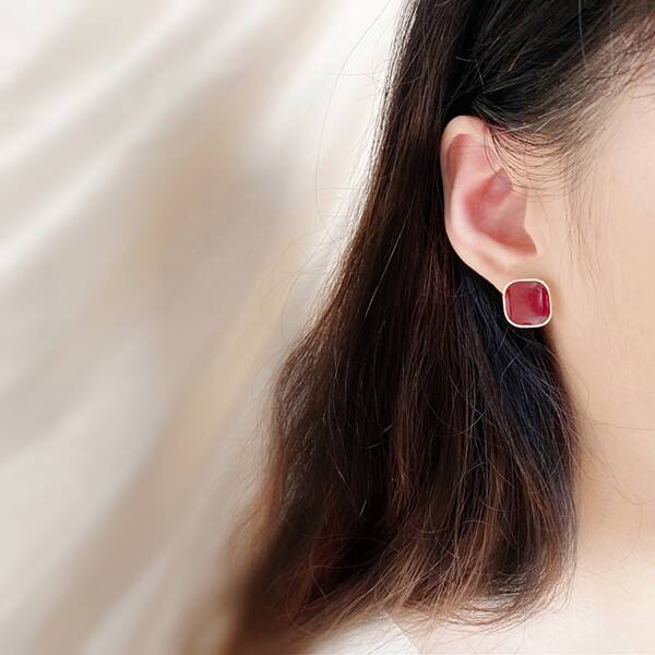 

Geometric Stud Earrings, Burgundy