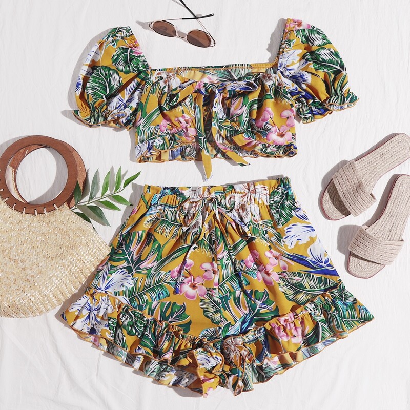 

Tropical Print Ruffle Trim Tie Front Crop Top & Shorts Set, Multicolor