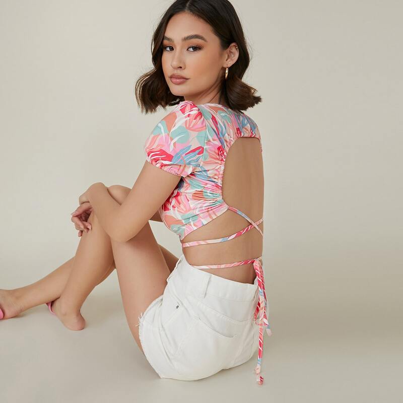 

Multicolored Leaf Print Open-Back Self-Tie Crop Top, Multicolor