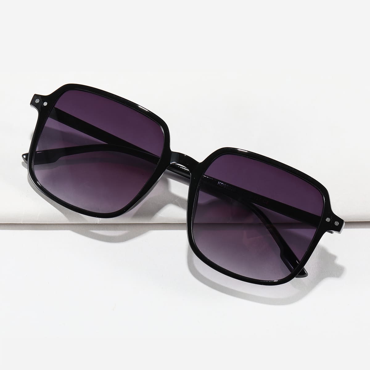 

Square Frame Sunglasses