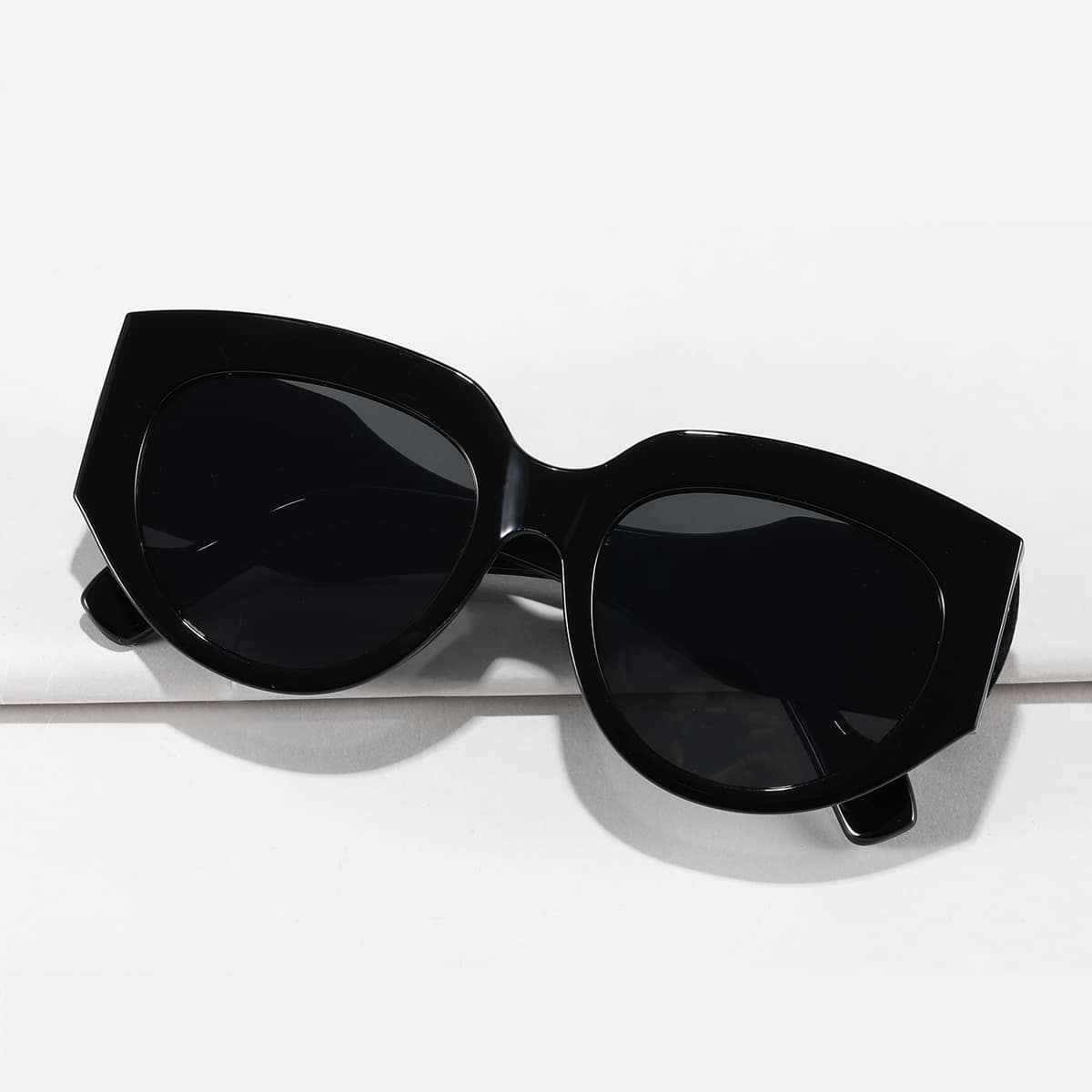 

Cat Eye Sunglasses