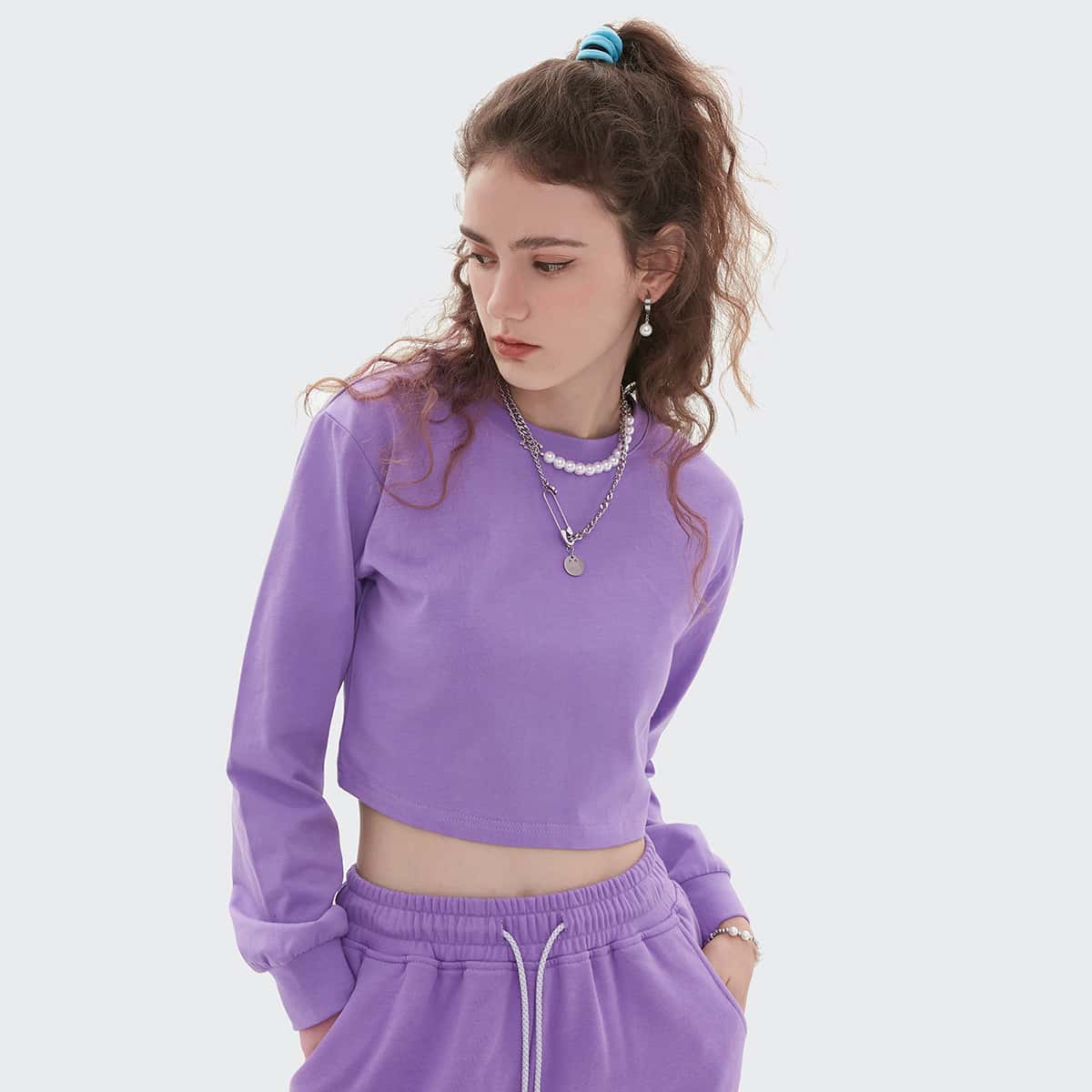 

Round Neck Solid Crop Pullover, Lilac purple