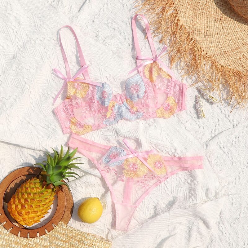 

Floral Embroidered Mesh Underwire Lingerie Set, Pink