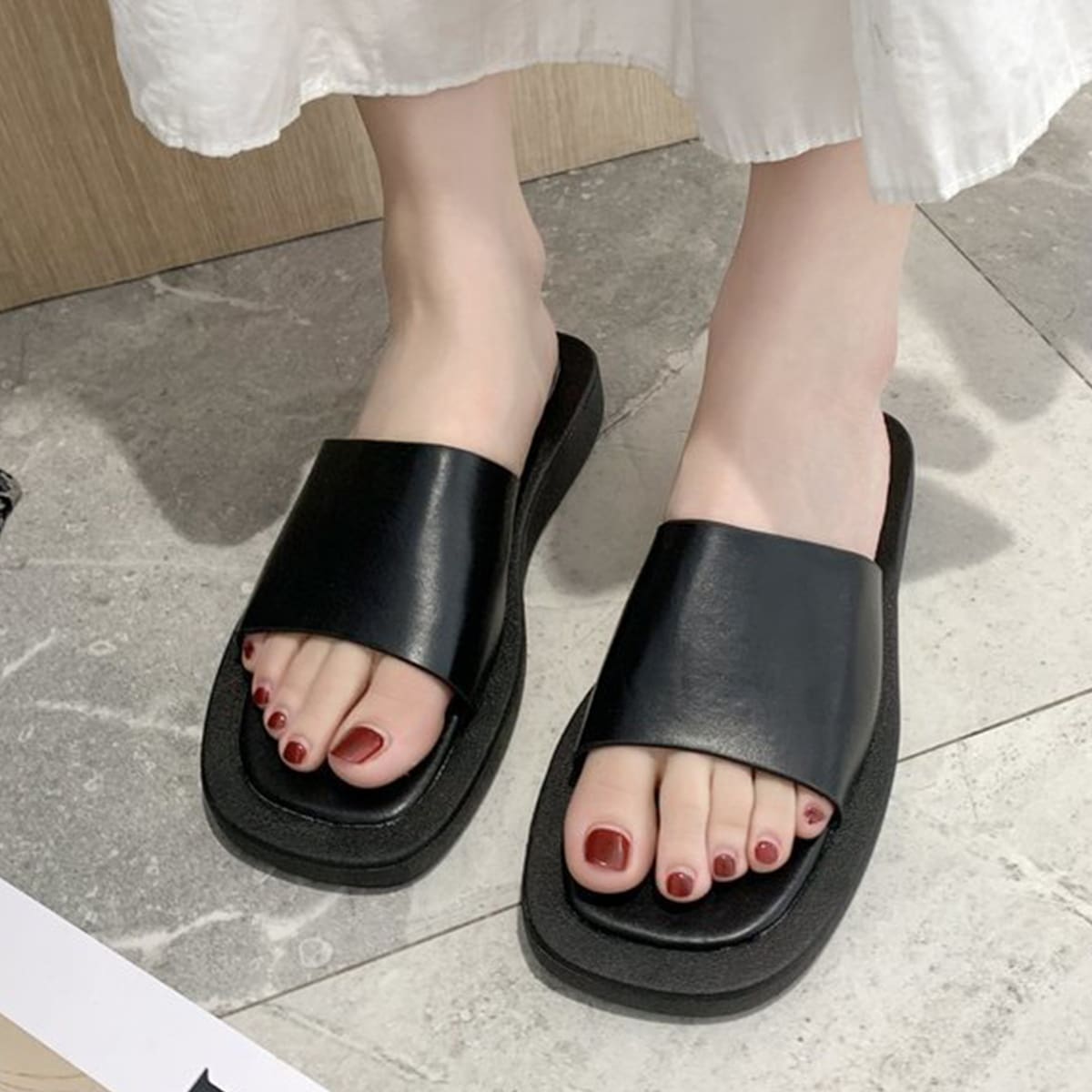 

Wide Band Slides, Black