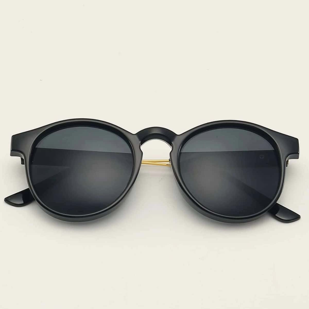

Round Frame Sunglasses